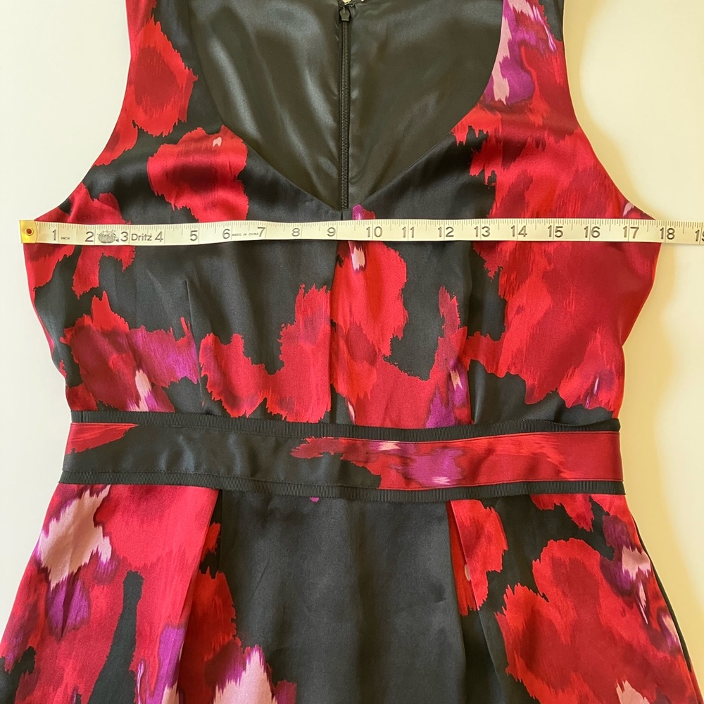 Tahari Silk Cocktail Dress Size 8 - Picture 3 of 9